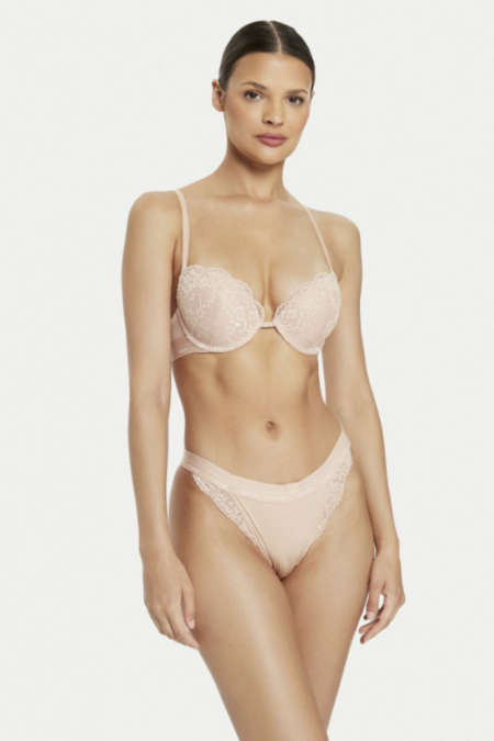 Σουτιέν 'Jane' GUESS